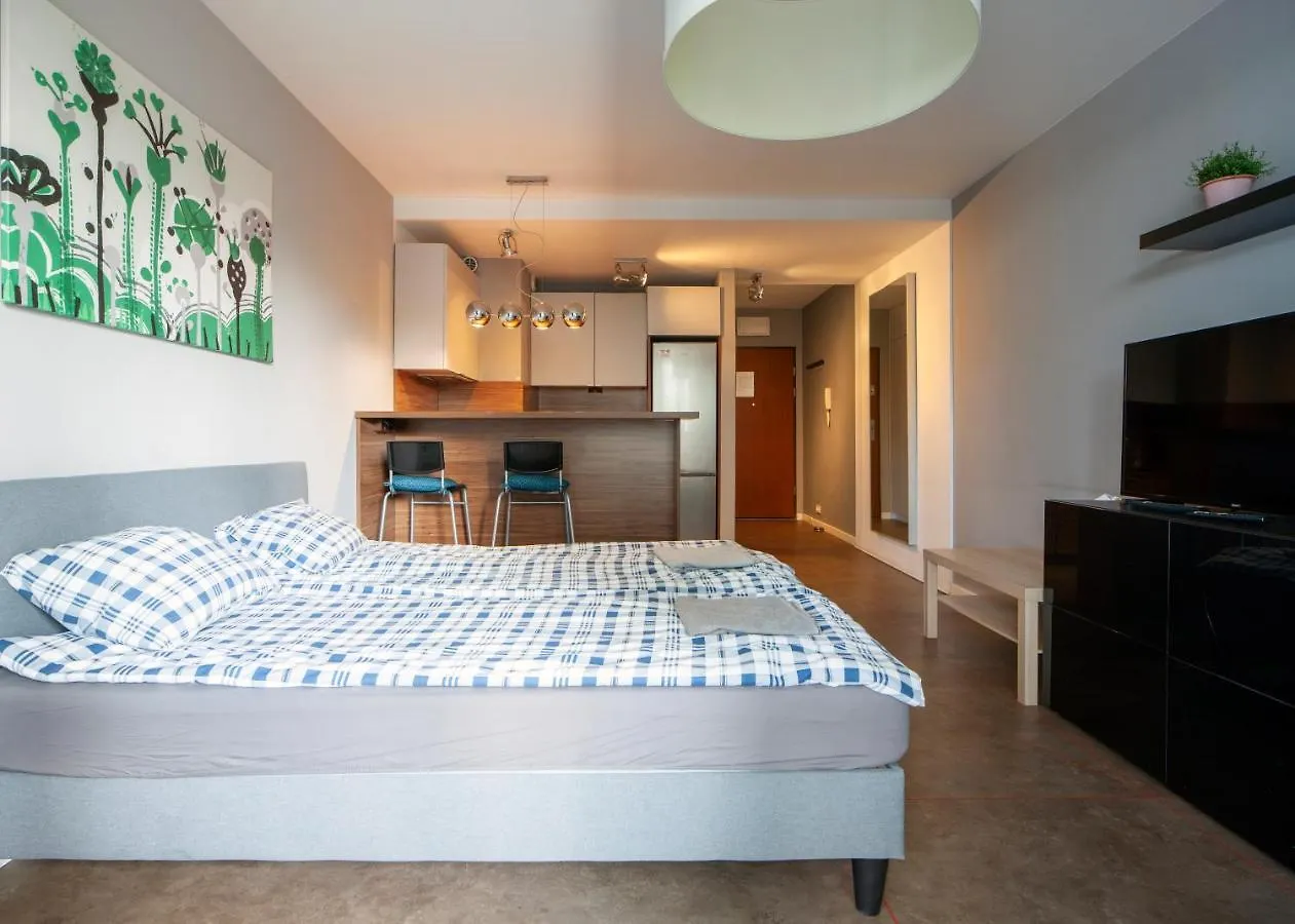 Metro Wilanowska Aparts Warsaw Apartment